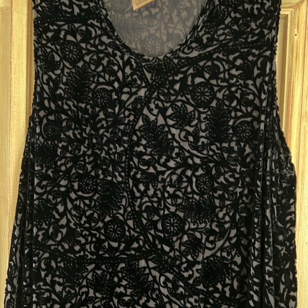 Black cover velvet overlay - one size.